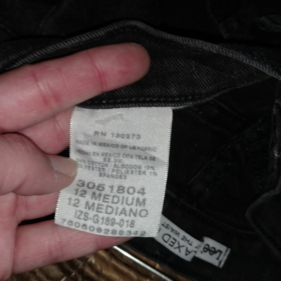 Lee's Relaxed Fit Jeans - Picture 8 of 8